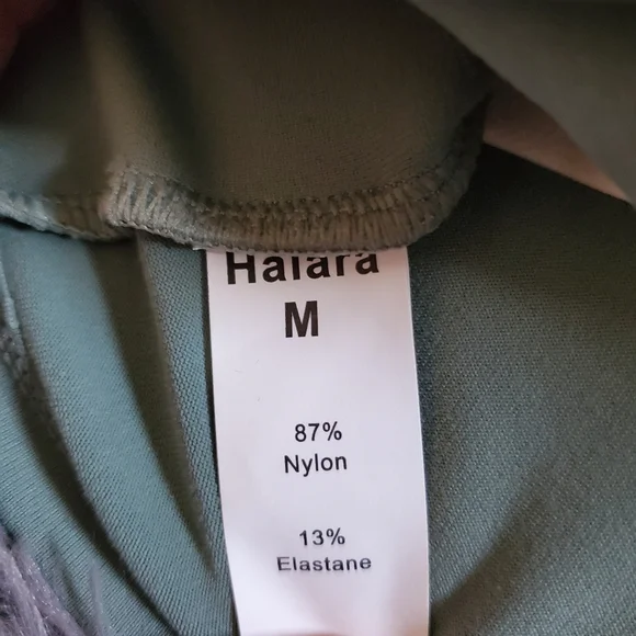 Halara Twisted Back Exercise Crop Tank Top Size M Pale Green NWOT - Picture 7 of 7